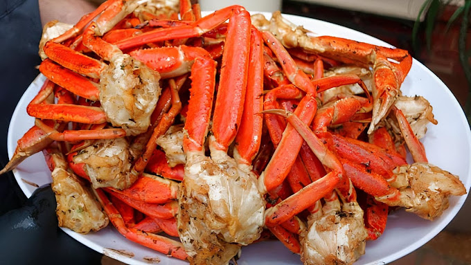Cajun seafood at Stinkin Crawfish